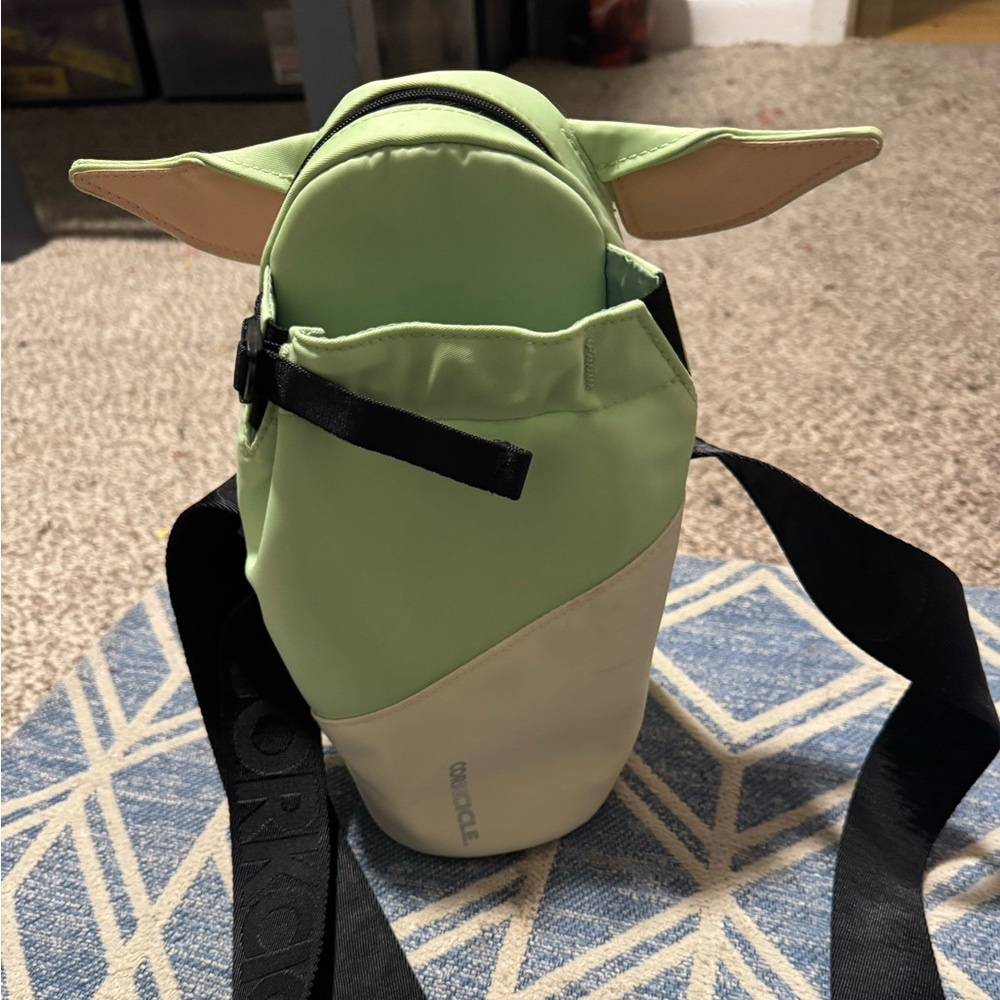 Corkcicle Light Green and Black Crossbody Bag